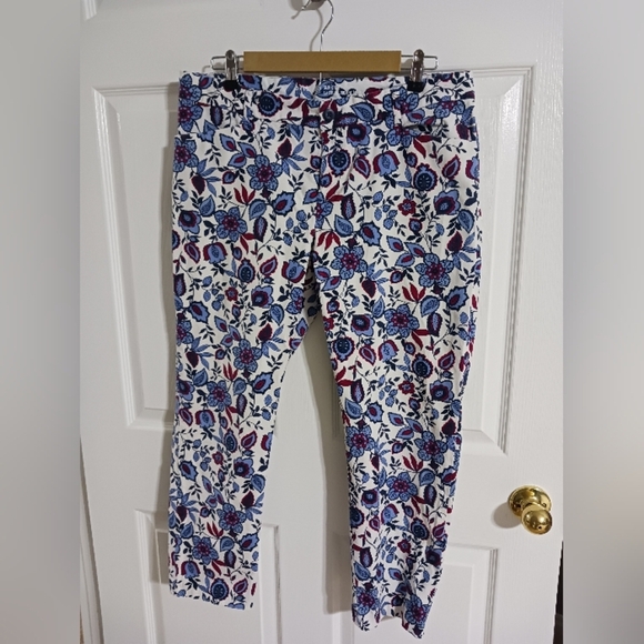 Khakis by GAP slim city floral pants - Picture 1 of 9